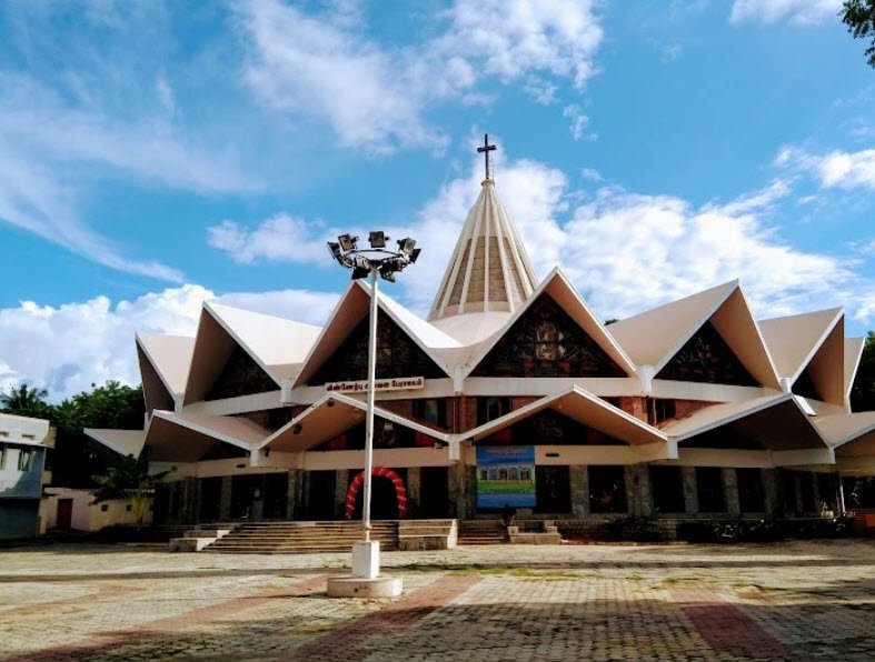 Assumption Cathedral Church, Vellore, Tamil Nadu - Vushii.com Assumption Cathedral Church, Vellore, Tamil Nadu - Vushii.com